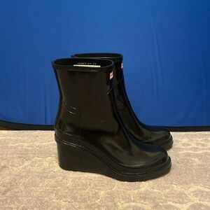 Hunter Shiny Black Wedge Rain-boots